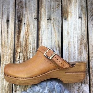 dansko honey distressed 38